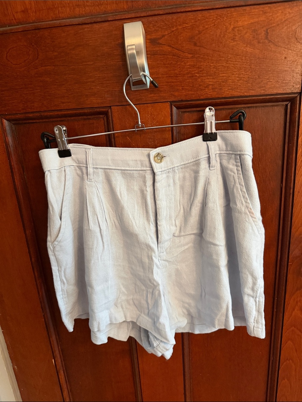 Hollister Light Blue High-Waist Pleated Linen-Blend Shorts